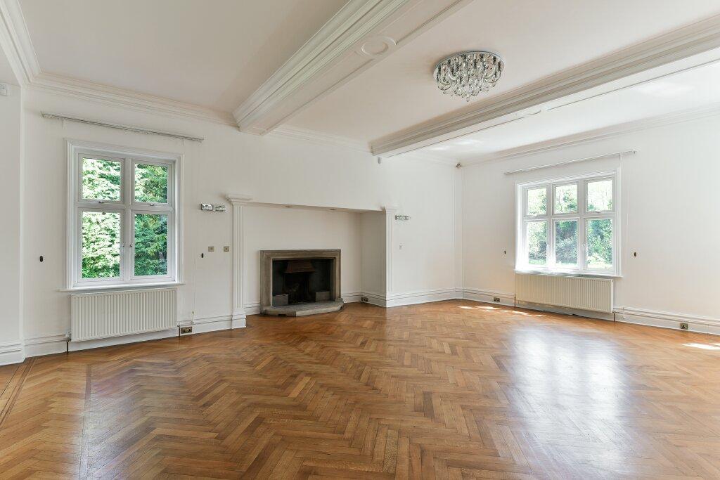 Kingsmanor Image